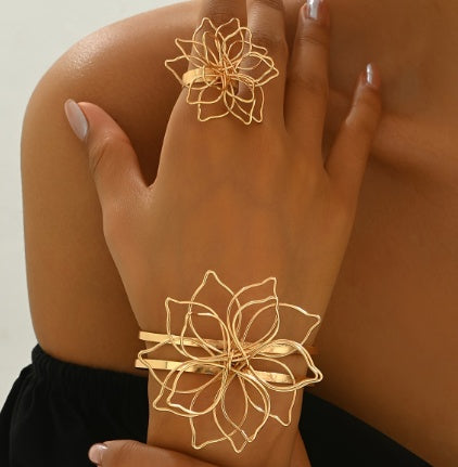 Elegant Geometric Lattice Flower Ring, Double-Layer Smooth Open Adjustable Bracelet With Inlaid Lattice Line Flower Bracelet, Suitable For Everyday, Wedding Party