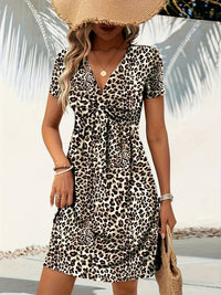 Color Cotton Short Sleeve V-neck Design Chest Twist Waist Dress