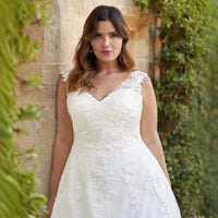 V-Neck Wedding Trailing Princess Slimming Wedding Veil Mori Style Wedding Dress