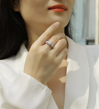 Human Warmth - A Fashionable And Luxurious Jewelry Piece Set With 1-carat Moissan Diamond S925 Sterling Silver And Platinum-plated Diamond