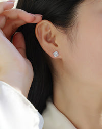 Fog Sea – Moissanite Diamond Stud Earrings in S925 Sterling Silver Platinum-Plated